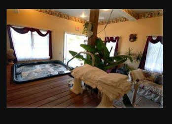 The Lion And The Rose Bed & Breakfast Whitefield Extérieur photo